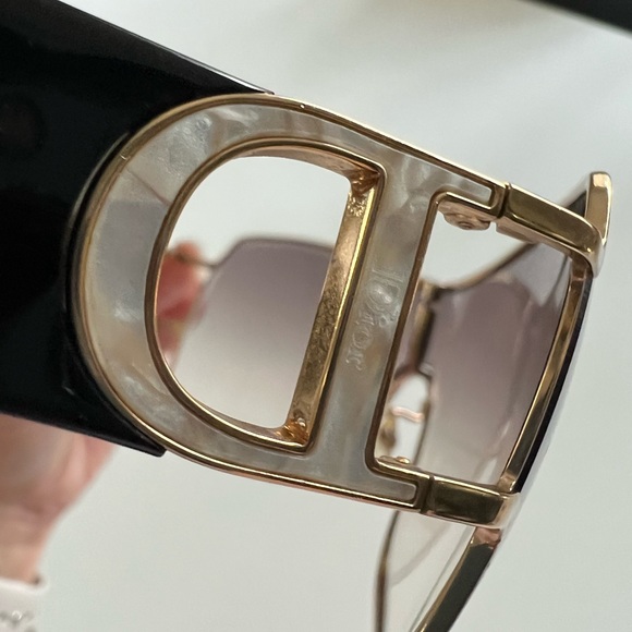 Authentic Dior sunglasses - Picture 7 of 9